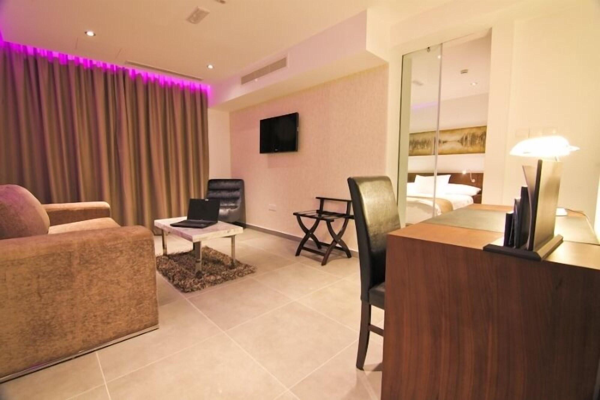 Achilleos City Hotel Ларнака Экстерьер фото